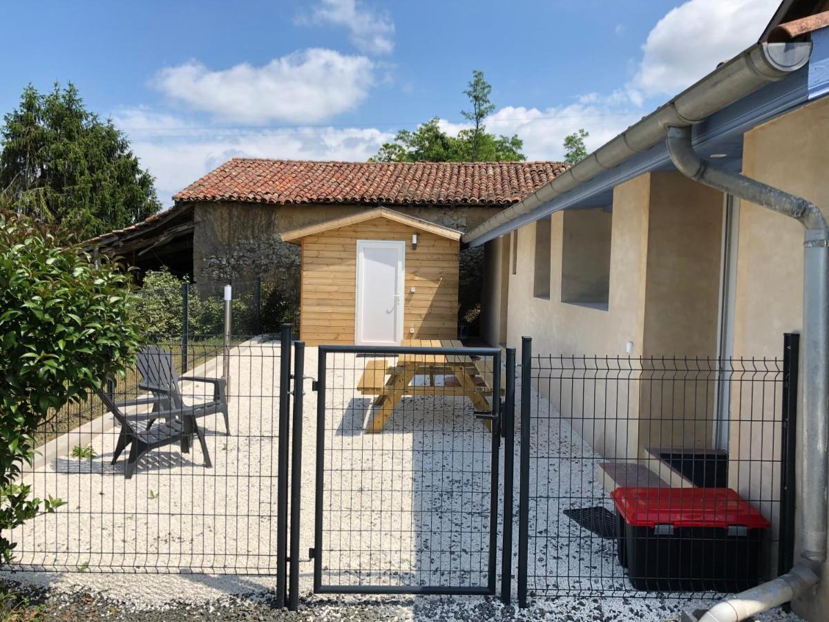 La Petite Ferme De Pouillon - Parc Animalier - Aire De Loisirs Bed & Breakfast Bagian luar foto