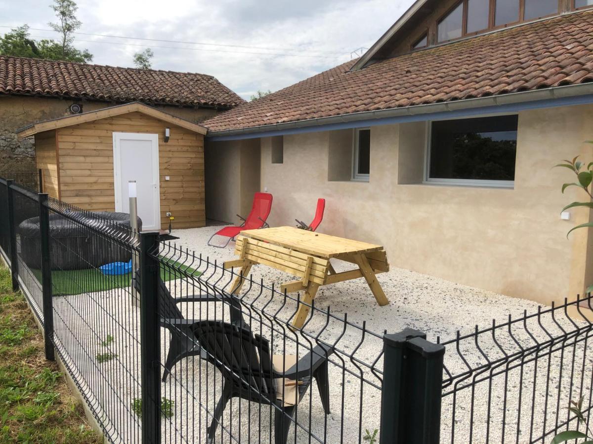 La Petite Ferme De Pouillon - Parc Animalier - Aire De Loisirs Bed & Breakfast Bagian luar foto