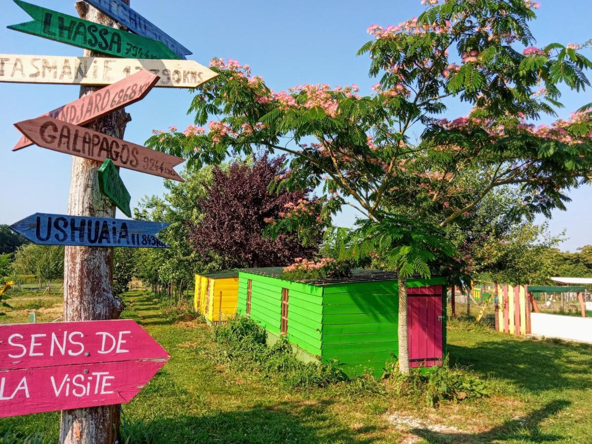 La Petite Ferme De Pouillon - Parc Animalier - Aire De Loisirs Bed & Breakfast Bagian luar foto